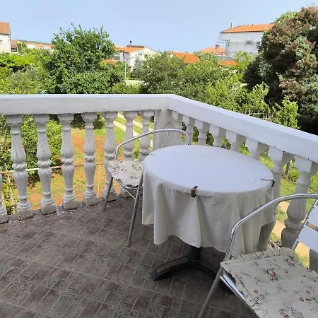 Apartment Large For 8 People *