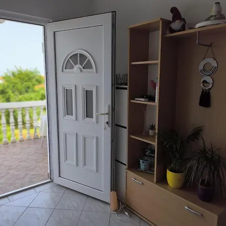 Apartment Large For 8 People