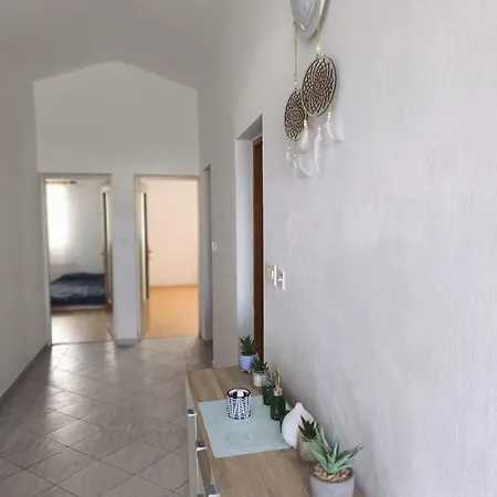 Apartment Large For 8 People *