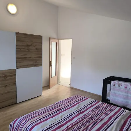 Large For 8 People Apartment