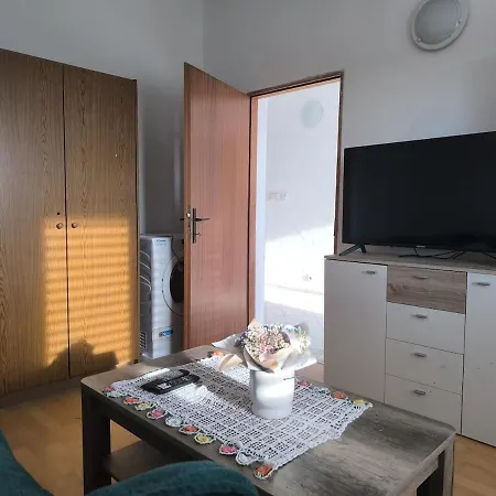 Large For 8 People Apartment