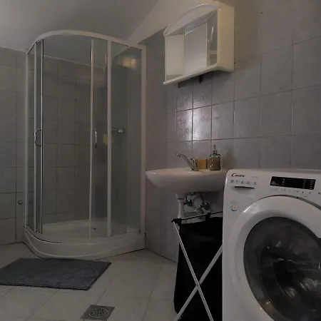 Apartment Large For 8 People *